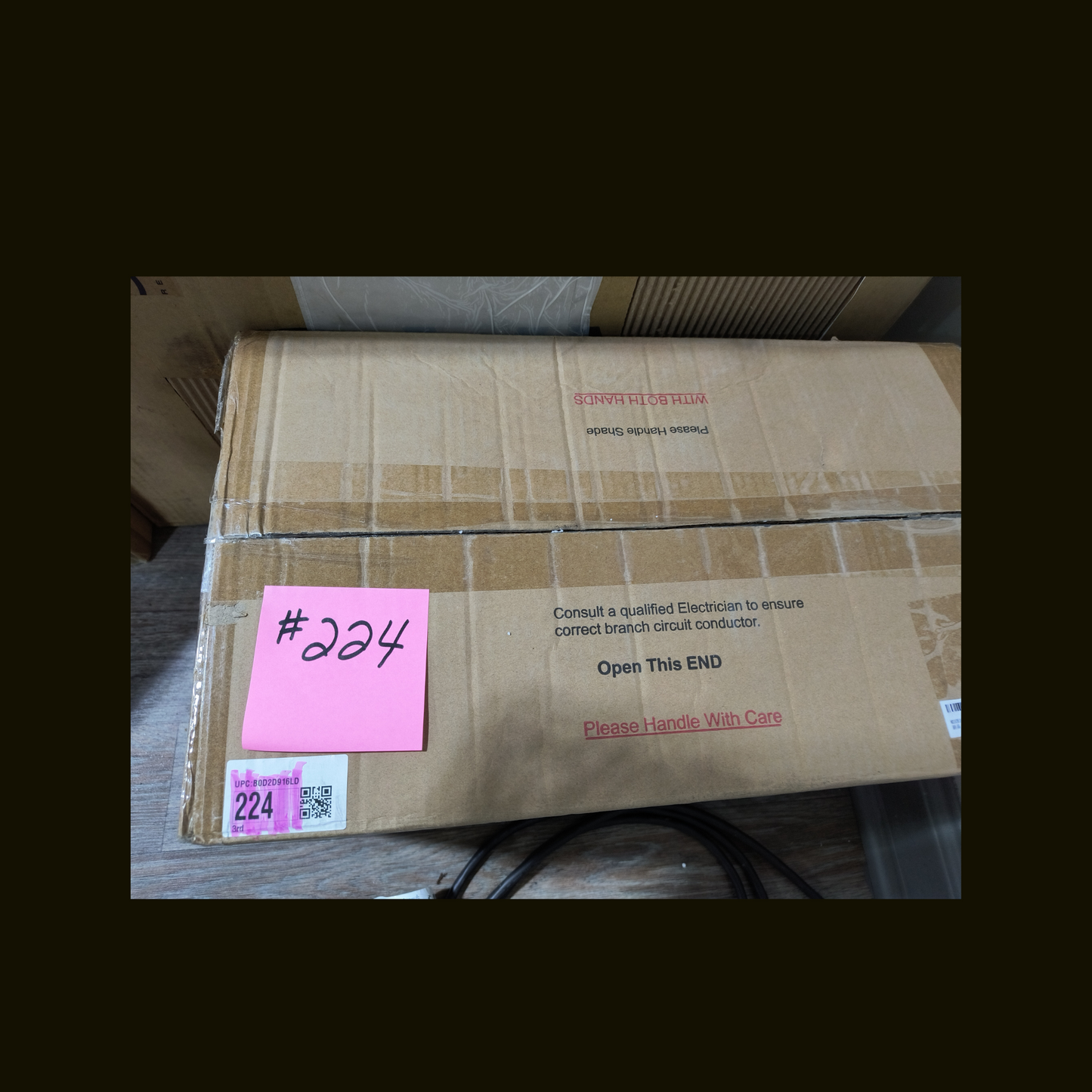 Outdoor Wall Light Fixture: 18" Large Black