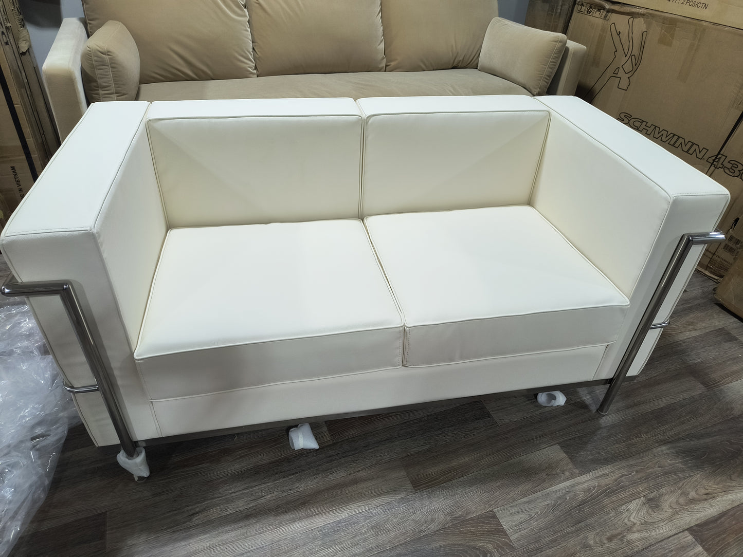 Hercules Regal Loveseat